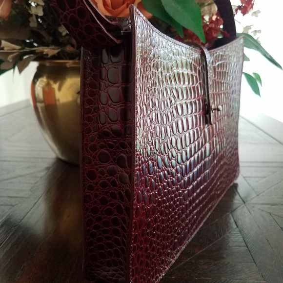 DKNY Brown Leather Croc Embossed Small Purse EUC - Picture 3 of 6